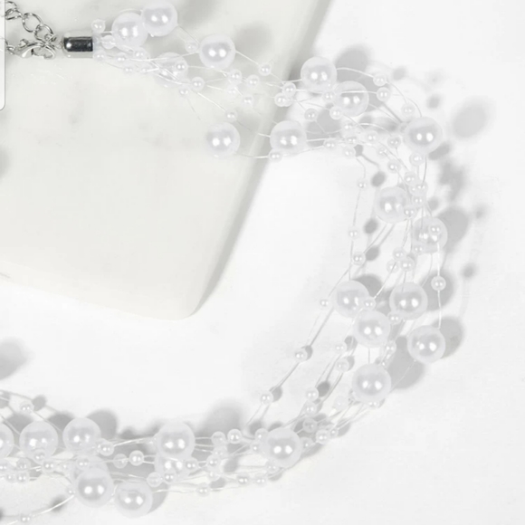 *Verna* Faux Pearl Choker - Picture 2 of 4